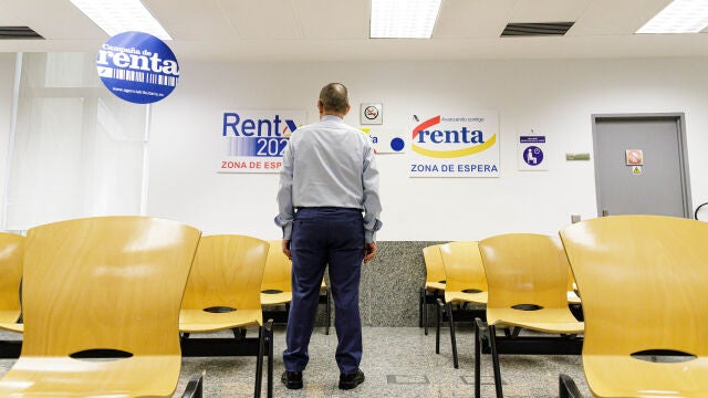 Comienza la atención presencial en la Agencia Tributaria para presentar la renta 
