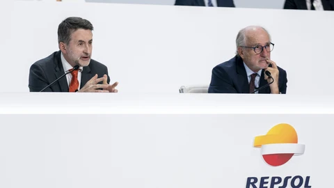 Economía.- Fitch eleva el rating de Repsol a 'BBB+', con perspectiva 'estable', respaldado por su bajo endeudamiento