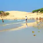 Bañistas en una playa del litoral gaditano