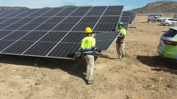Iberdrola inicia la construcción de la primera planta fotovoltaica en la Región de Murcia