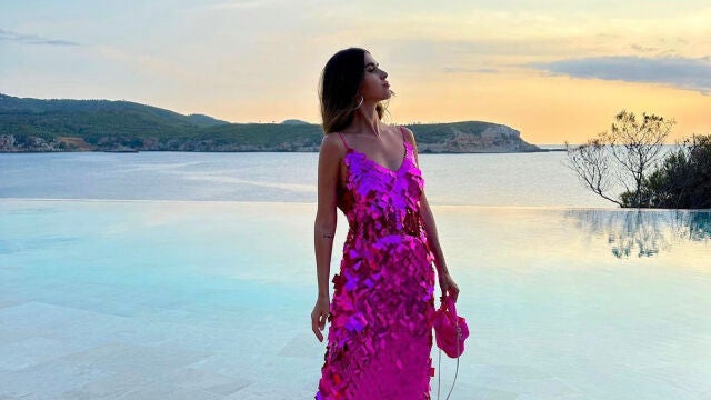 Mery Turiel deslumbra con un espectacular 'total look' Barbie Core de lentejuelas 