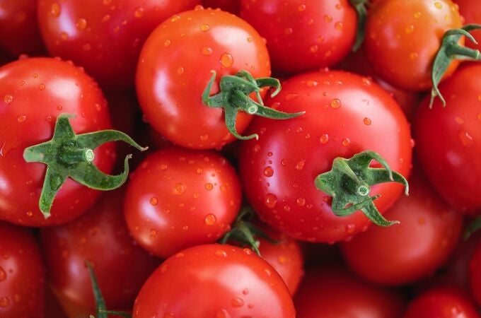 Comúnmente nos referimos a los tomates como una verdura debido a su uso en platos salados, pero en realidad es una fruta