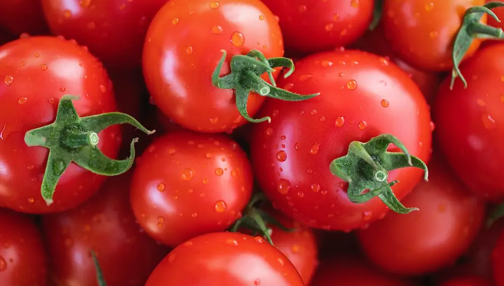Comúnmente nos referimos a los tomates como una verdura debido a su uso en platos salados, pero en realidad es una fruta