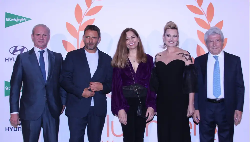 Polo Satrústegui, Luis Mottola, Nasrin Zhiyan, Ainhoa Arteta y Enrique Cerezo durante la entrega de los Premios. 