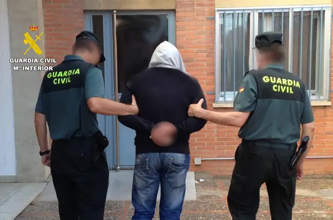 Detienen a un hombre de 38 años que atracó una estación de servicio en Benavente (Zamora)