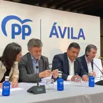 Vázquez participa en la Junta Directiva del PP de Ávila que preside Carlos García