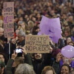 FOTODELDIA - GRAF1029. MADRID, 08/03/2019.- Vista general de la marcha feminista celebrada este viernes en Madrid, con motivo del Día Internacional de la Mujer, para reclamar una igualdad real entre hombres y mujeres y denunciar las violencias machistas. 