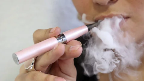 Los vapeadores están muy extendidos entre los jóvenes