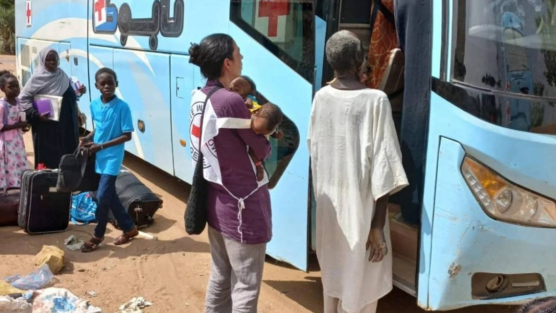 El CICR anuncia la evacuación de 280 niños y 70 cuidadores de un orfanato en Jartum (Sudán)