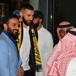 Benzema fue recibido con todos los honores en Arabia