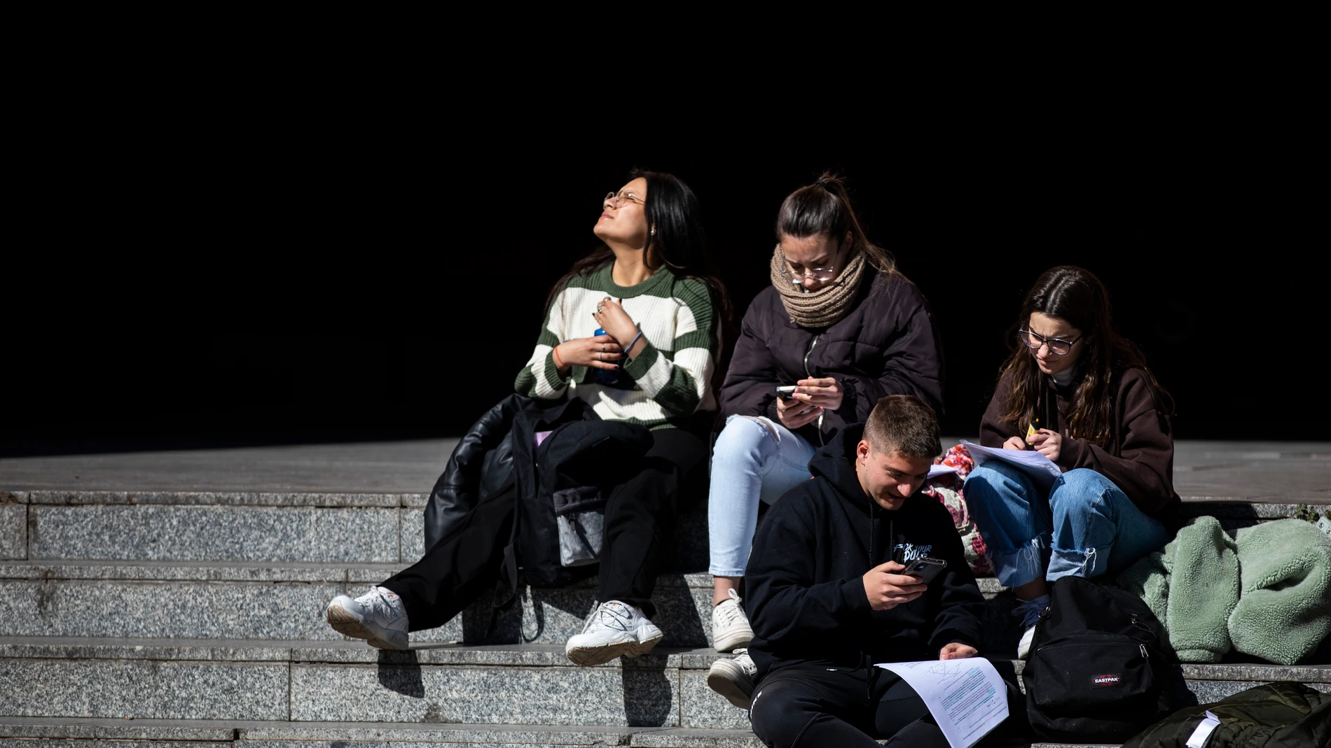 Un grupo de estudiantes en la Facultad de Derecho de la Universidad Complutense de Madrid.