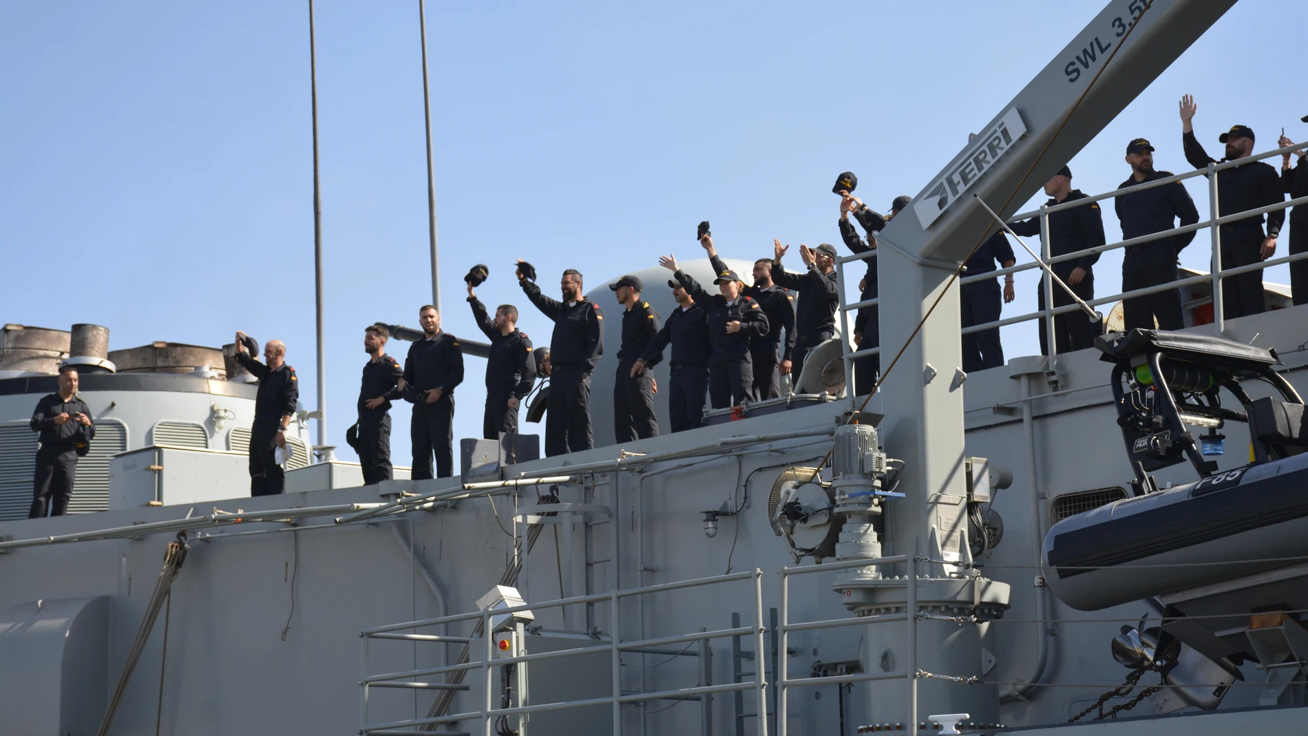 La fragata 'Navarra' se despide de Rota para incorporarse por quinta vez a la operación Atalanta