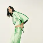 Las faldas de satén son un imprescindible este verano y las puedes encontrar en Zara, Mango y Massimo Dutti