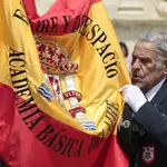 Jura de bandera civil durante el acto de entrega del título de Hijos Adoptivos de León a los miembros de la Academia del Aire