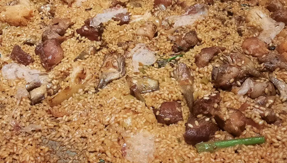 Paella de costilla ibérica con verduras