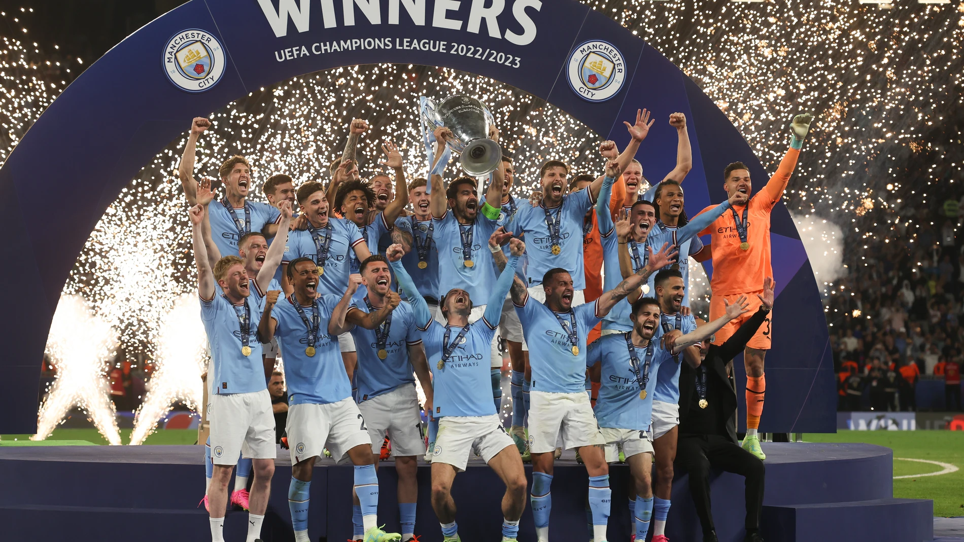 Captain Ilkay Gundogan of Manchester City and teammates celebrate during the trophy ceremony following the UEFA Champions League, Final football match between Manchester City FC and FC Internazionale (Inter Milan) on June 10, 2023 at Ataturk Olympic Stadium in Istanbul, Turkey - Photo Jean Catuffe / DPPI Jean Catuffe / Dppi / Afp7 10/06/2023 ONLY FOR USE IN SPAIN