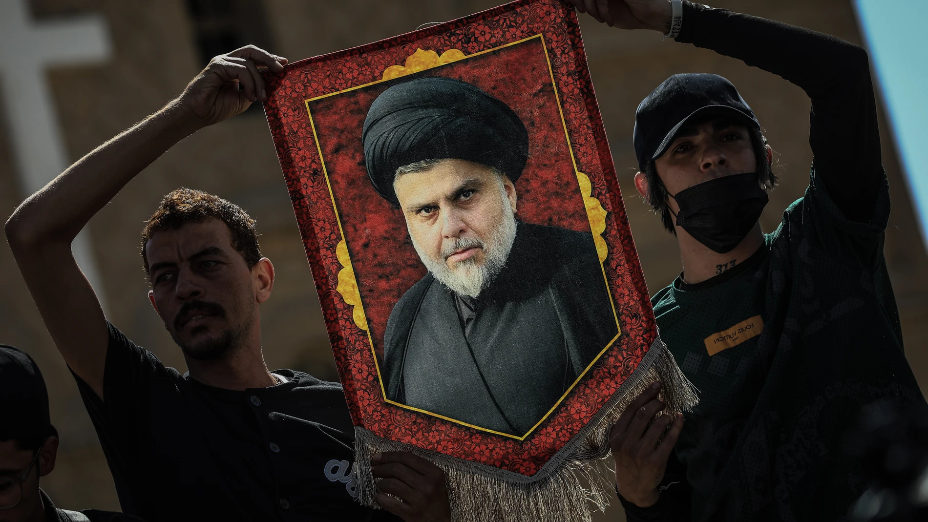 Irak.- Condenados a un año de cárcel 50 seguidores de Al Sadr que proclamaban al clérigo como un nuevo mesías