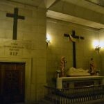 Acceso a los osarios de la Capilla del Sepulcro en la Basílica de la Santa Cruz del Valle de los Caídos