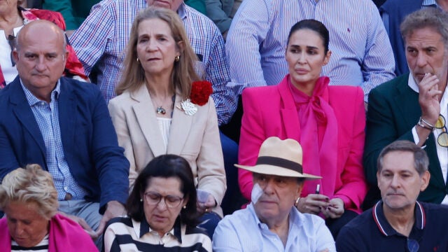 La Infanta Elena y Vicly Martín Berrocal este domingo a la Plaza de Las Ventas (Madrid) donde se celebra la corrida de toros In Memorian José Cubero "Yiyo". 