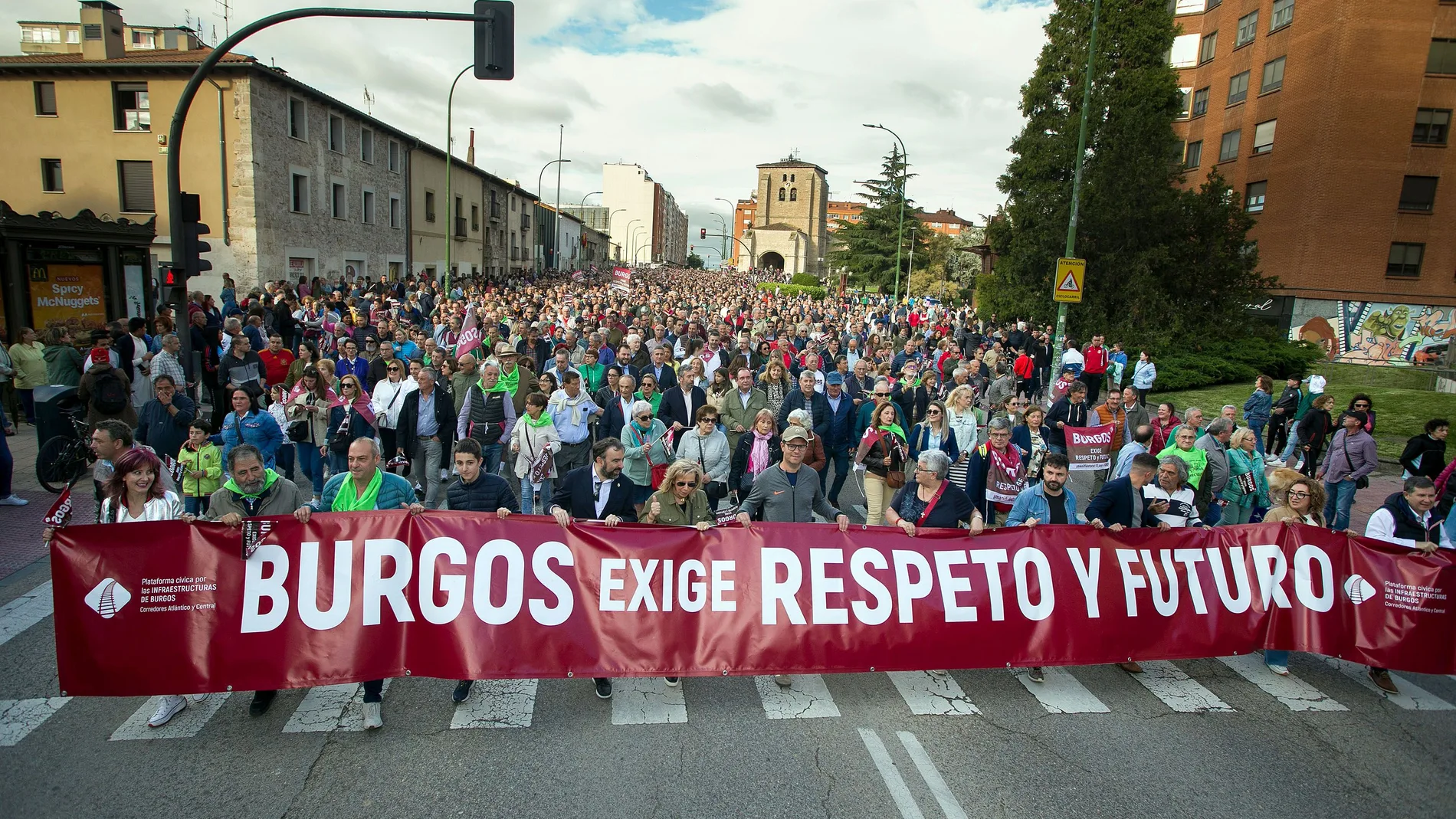 Miles de personas han secundado la protesta por las calles de Burgos