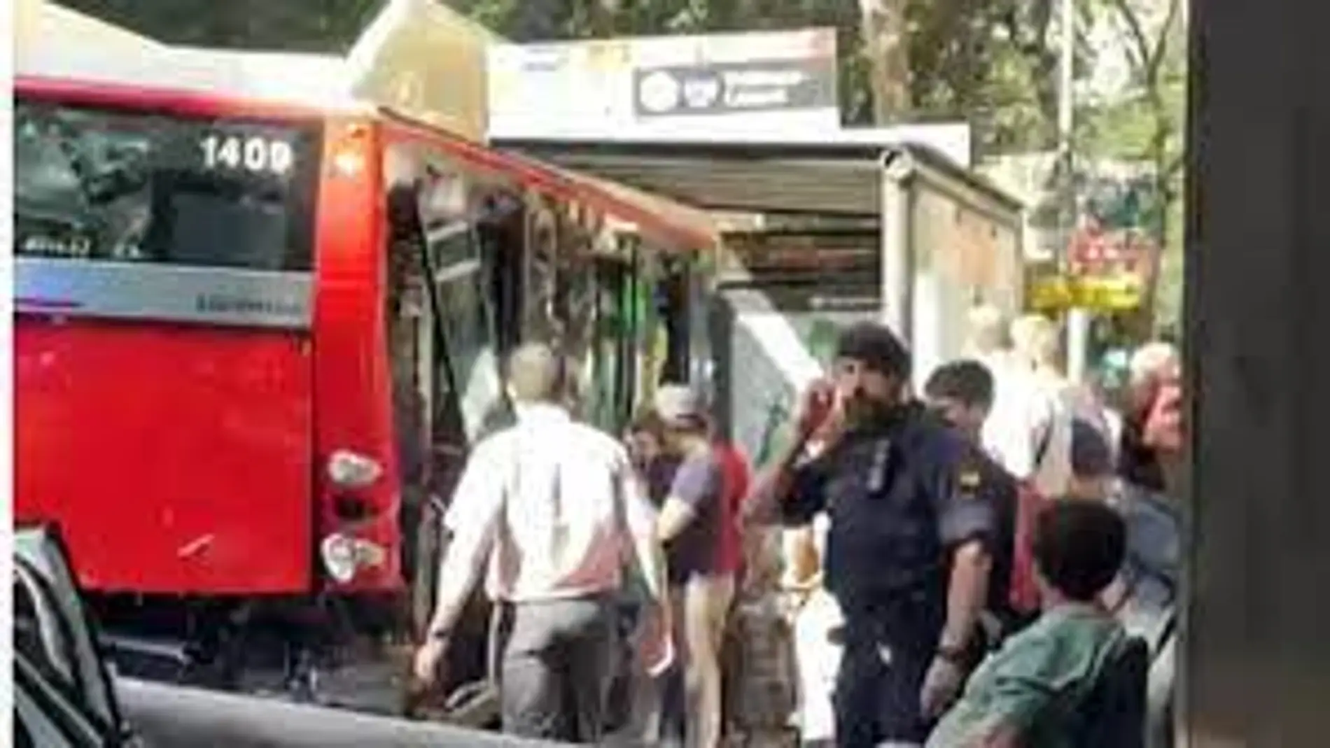 Cinco ambulancias se desplazaron hasta el lugar del choque