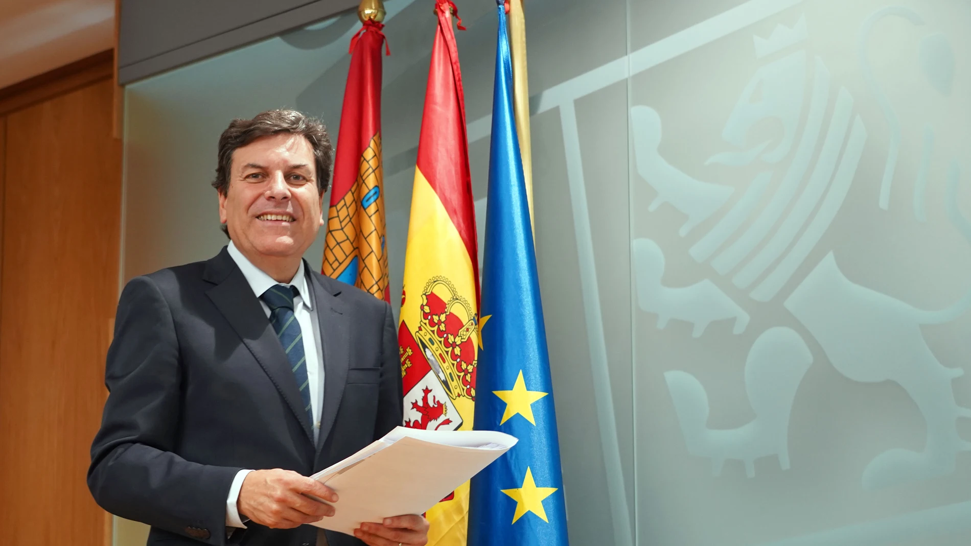 El portavoz de la Junta, Carlos Fernández Carriedo, explica los acuerdos del Consejo de Gobierno