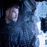 Chris Hemsworth vuelve a ponerse en la piel de Tyler Rake, un mercenario de rescates delicados