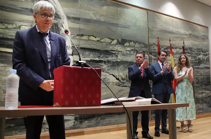 Eduardo Diego asume “dedicación, honradez, lealtad y ganas” el cargo de delegado territorial de la Junta en León
