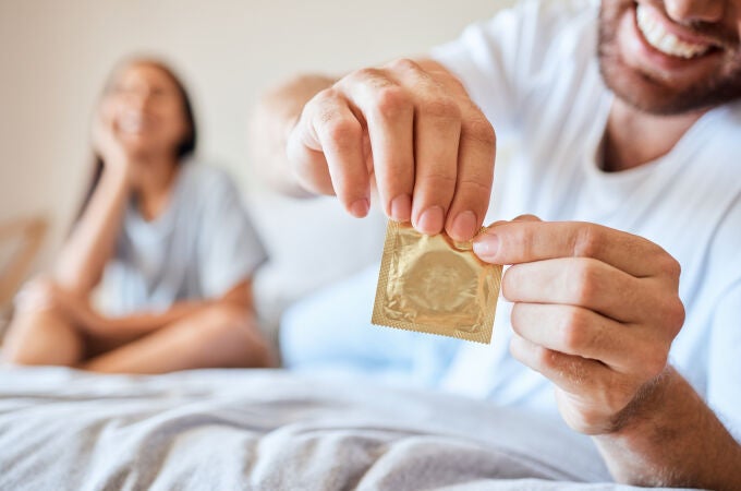 El preservativo masculino tiene una eficacia media-alta frente a las ITS