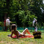 Día de alta Imágenes en el Parque del Retiro: Imagen de archivo