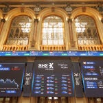 Economía/Finanzas.- El Ibex 35 arranca la semana cediendo un 0,66%, hasta los 9.430 puntos