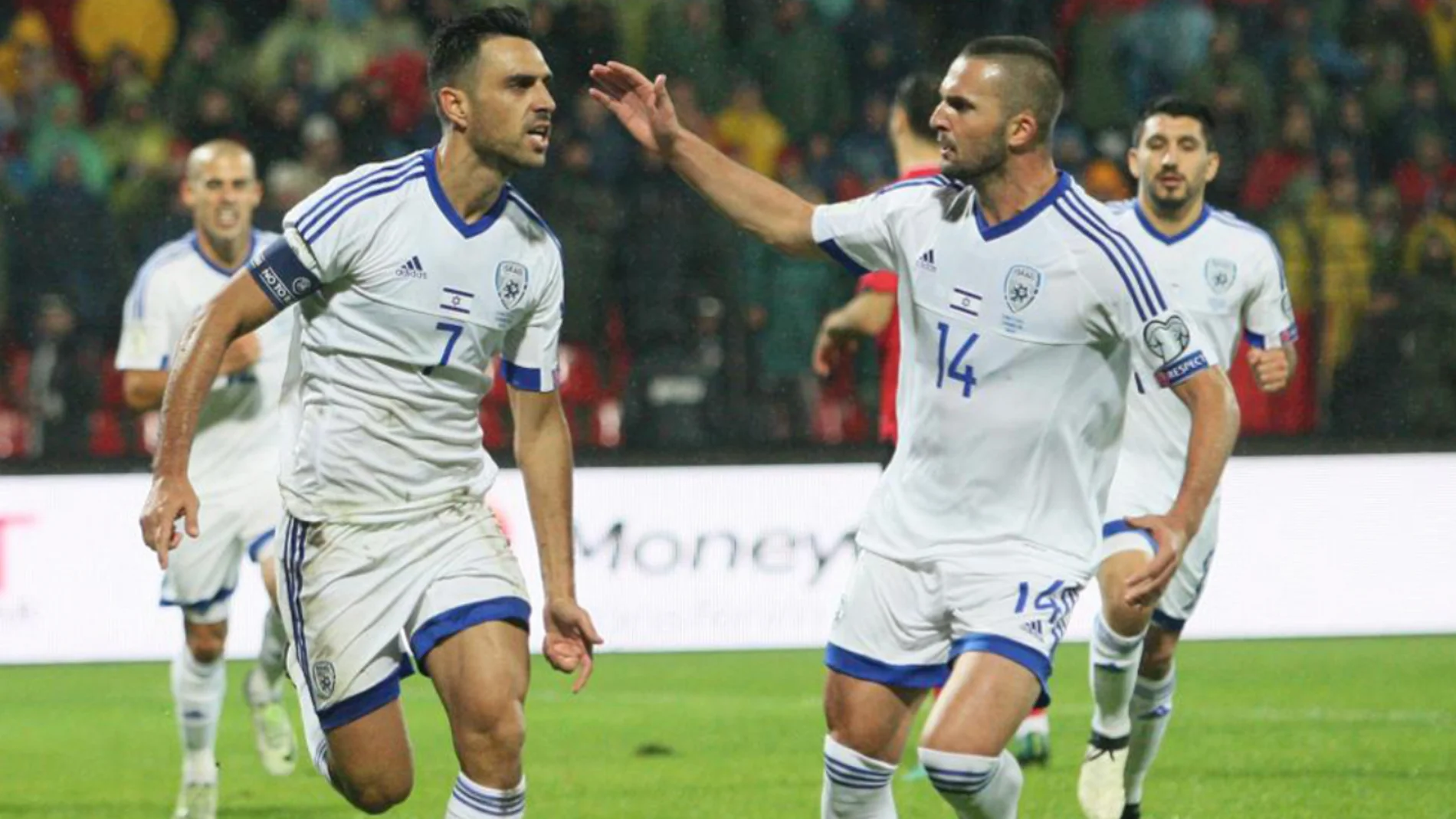 Polémica en Israel por cánticos racistas contra un jugador árabe de la selección nacional