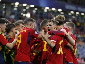 España mete tres goles, y pudieron ser muchos más, a Rumanía (0-3) en el estreno en la Eurocopa sub 21