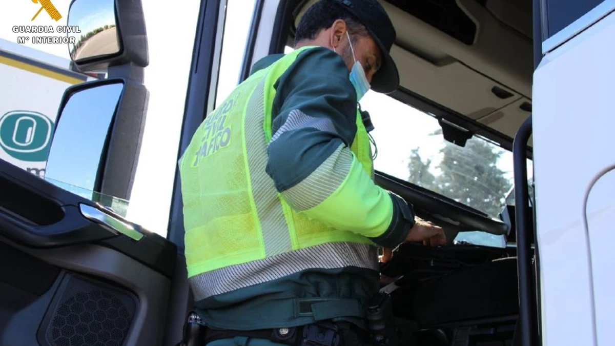Detenido un camionero por conducir en Almazán (Soria) septuplicando la tasa de alcoholemia