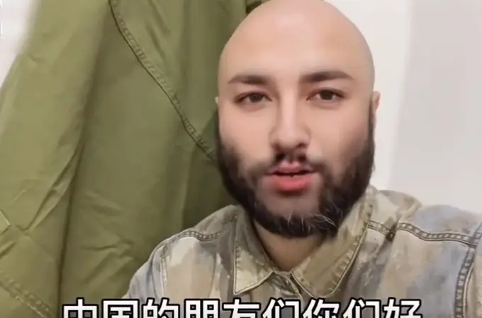 La estafa de “Baoer Kechatie” el supuesto soldado checheno creado por Inteligencia Artificial que timó a miles de chinos 