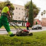 El Ayuntamiento de Mérida prohíbe a sus trabajadores determinadas tareas físicas en olas de calor sin protección