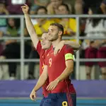 Abel Ruiz of Spain, right, celebrates after scoring his side&#39;s first goal during the Euro 2023 U21 Championship soccer match between Spain and Croatia at the Giulesti stadium in Bucharest, Romania, Saturday, June 24, 2023.