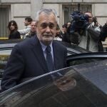 Salida del Expresidente de la Junta de Andalucia, Jose Antonio Griñán del Tribunal Supremo después de declarar por el Caso de los Eres de Andalucia.