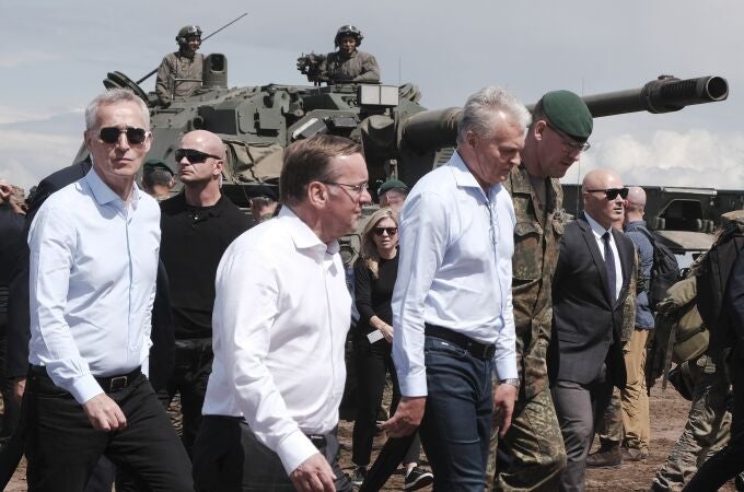 (L-R) NATO Secretary General Jens Stoltenberg, German Defence Minister Boris Pistorius and Lithuanian President Gitanas Nauseda visit the training phase of Exercise Griffin Storm at the General Silvestras Zukauskas Training Area, in Pabrade, Lithuania, 26 June 2023. 