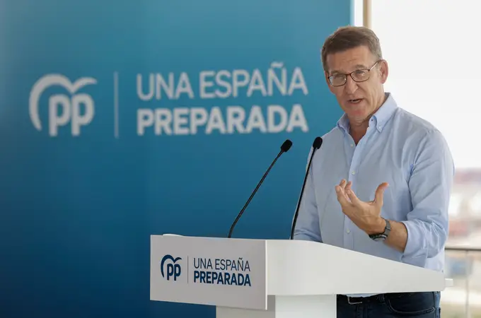 Maniobra del PSOE: El presidente del Senado da siete días a Feijóo para declarar si tiene otro sueldo del PP
