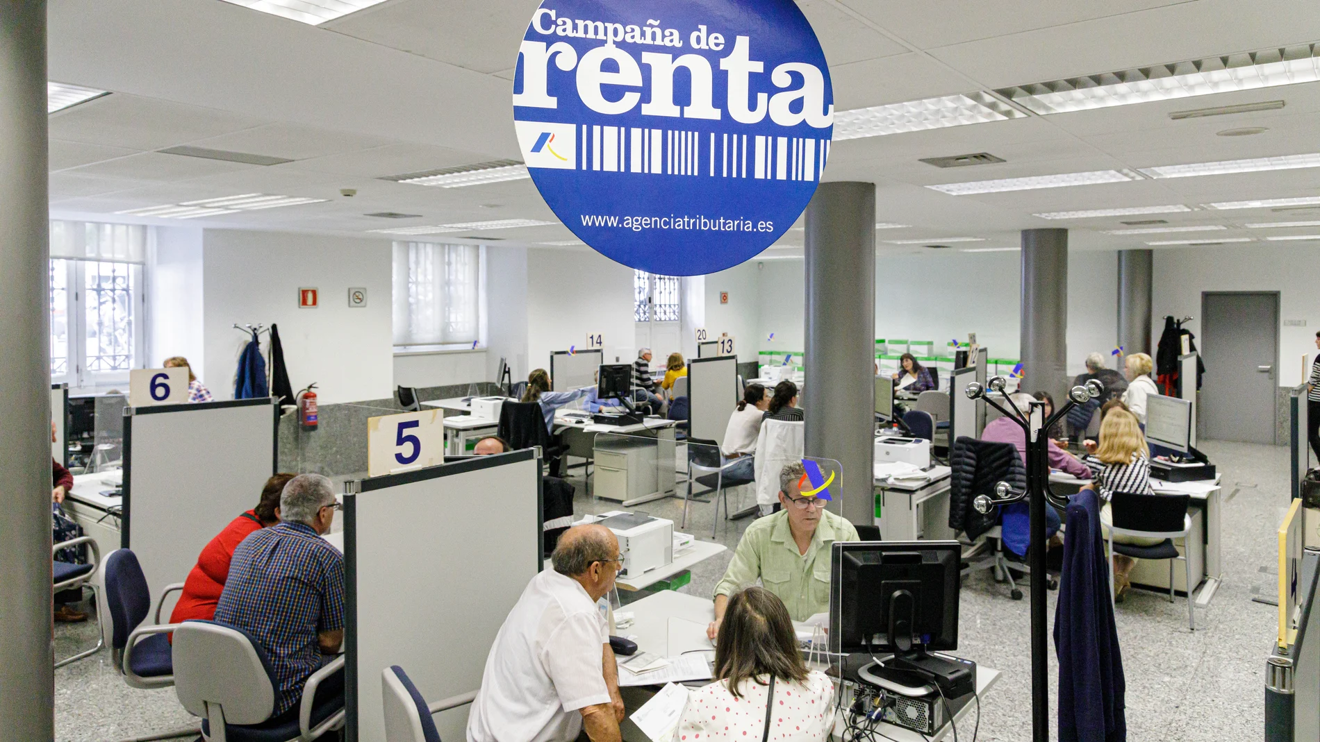 MADRID.-El plazo para presentar declaraciones de la Renta a ingresar con domiciliación bancaria termina este martes