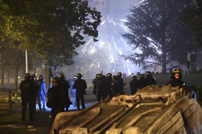 Más de un centenar de detenidos en la tercera noche de disturbios en Francia