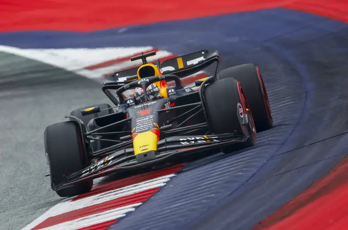 Verstappen se exhibe en la carrera al esprint y Carlos Sainz termina tercero en el Gran Premio de Austria