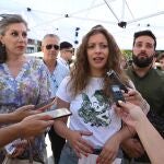 Ester Muñoz atiende a los medios en el centro de León