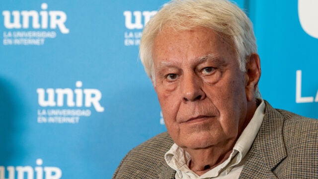Felipe González participa en un acto sobre pactos electorales
