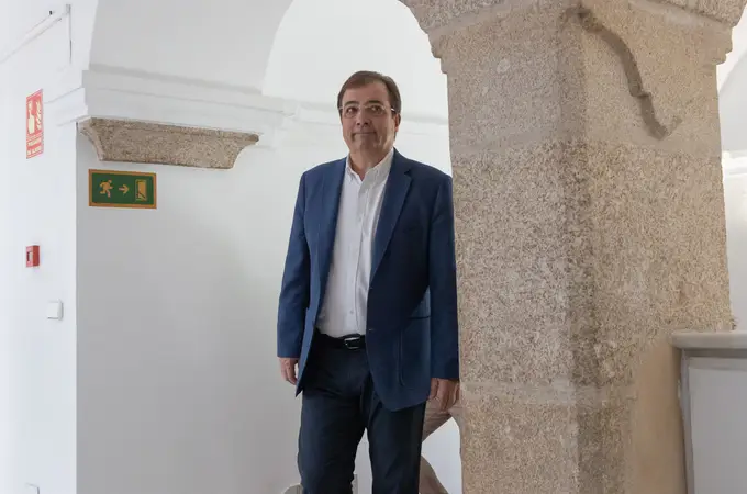 Vara se va: dejará el PSOE de Extremadura en otoño