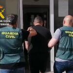 La Guardia Civil detiene a nueve personas por estafar a una mujer y robarle 31.000 euros al hacerse pasar por su banco