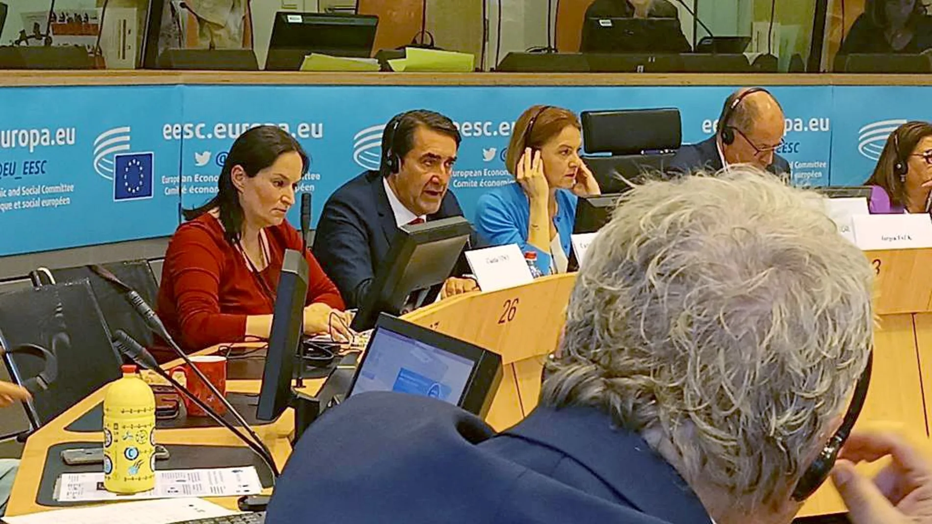 El consejero Juan Carlos Suárez-Quiñones participa en un debate sobre los grandes carnívoros, en el marco de la cita ''Coexistencia de ganadería y grandes carnívoros en Europa'', del Comité de las Regiones.