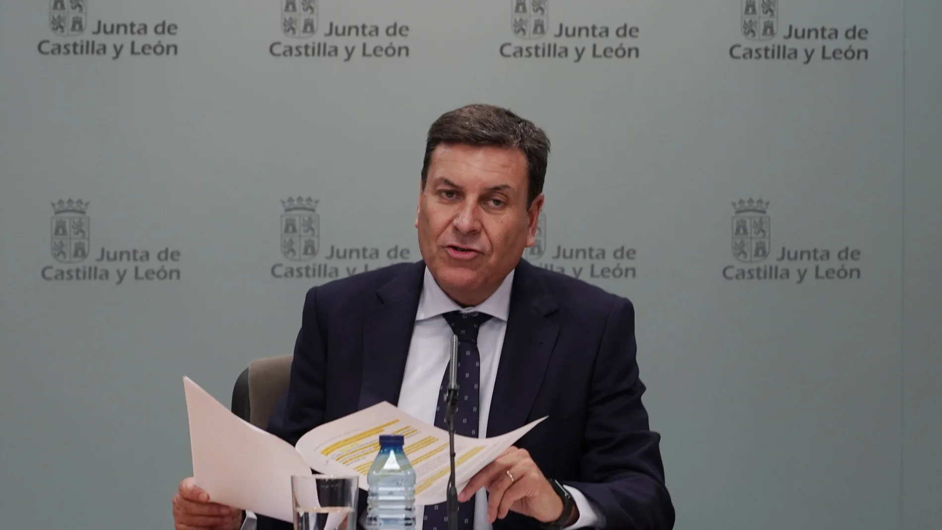Fernández Carriedo atiende a la prensa tras el Consejo de Gobierno