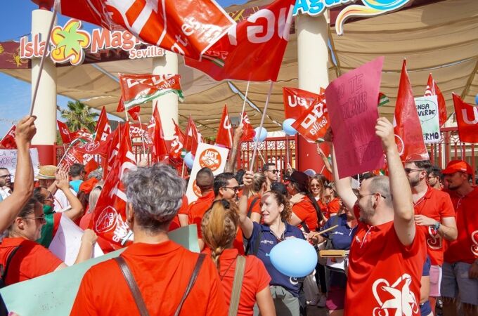 Sevilla.-Sindicatos cifran en un 98% la huelga en Isla Mágica y reclaman "salarios decentes" y "condiciones dignas"